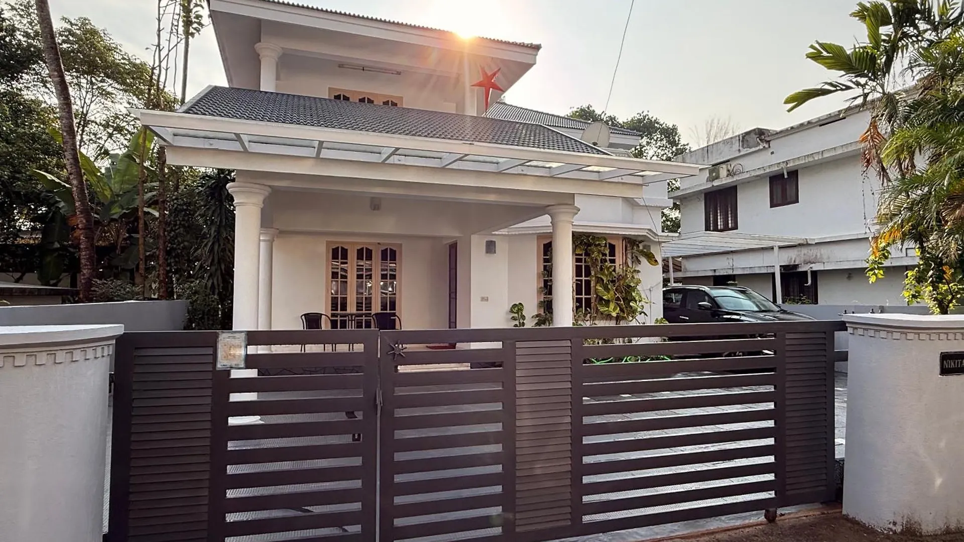 Nikitas\'S Home Stay contacts